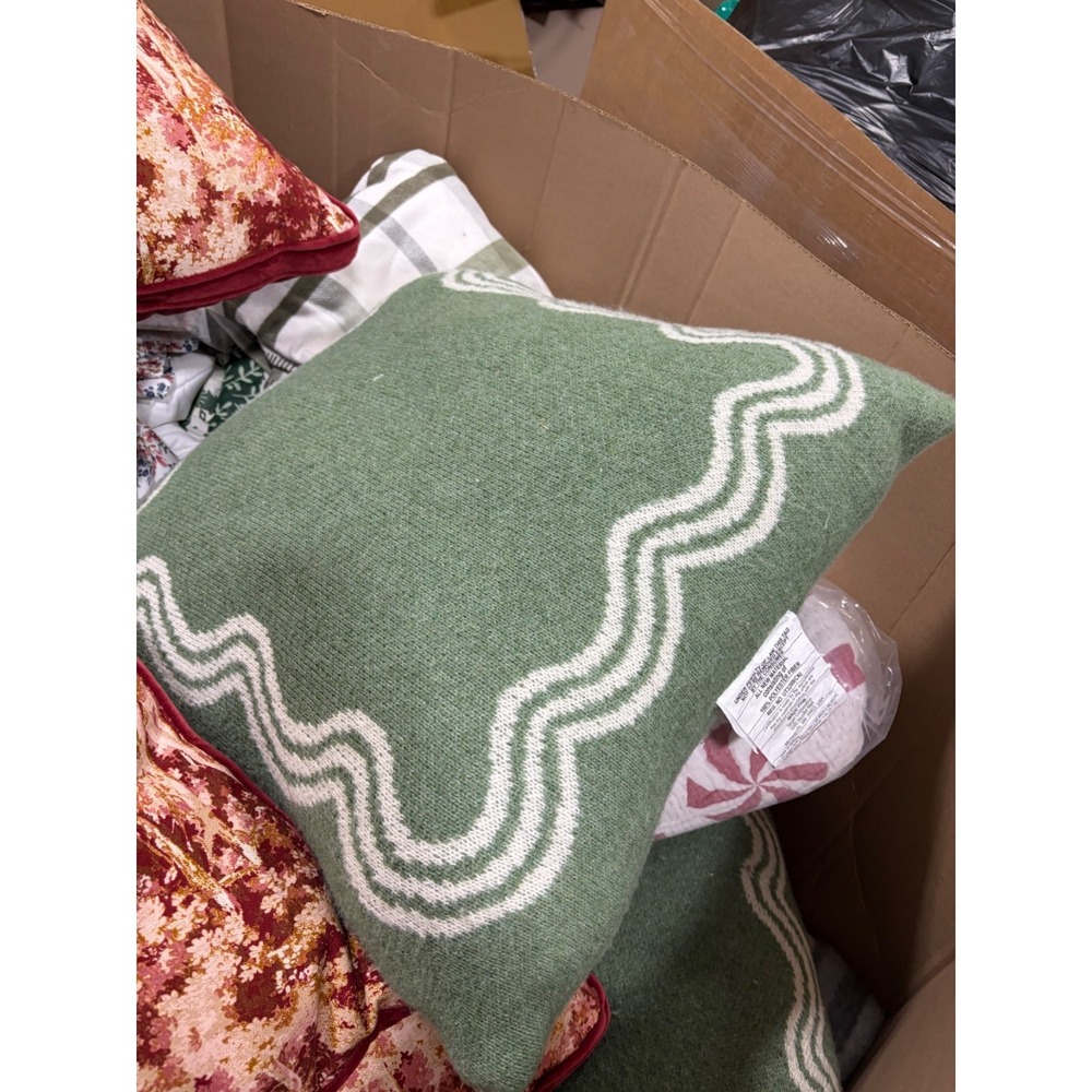 SET OF 2 24"x24" Jacquard Knit Pillow with Scallop Pattern - Threshold designed - Picture 5 of 5